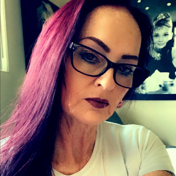 Meet your Posher, Amy - Picture 2 of 2